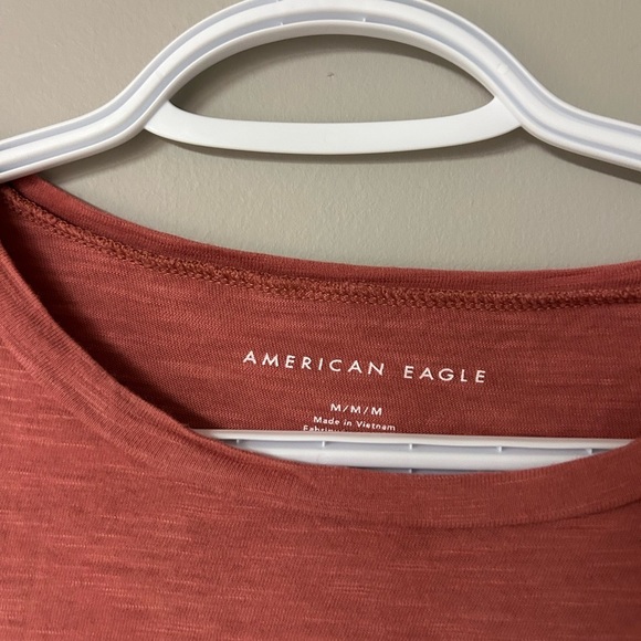 American Eagle Classic Salmon Pink T Shirt - Picture 3 of 3